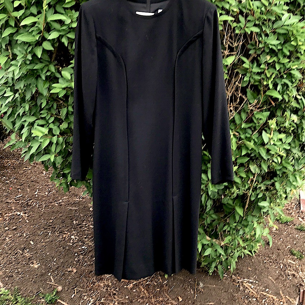 Givency Boutique Black kneelength dress EUC